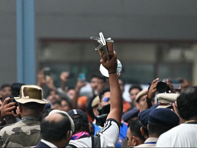 Photo : T20 World Cup 2024: Rohit Sharma And Co Receive Warm Welcome From Fans Upon Arrival In Delhi
