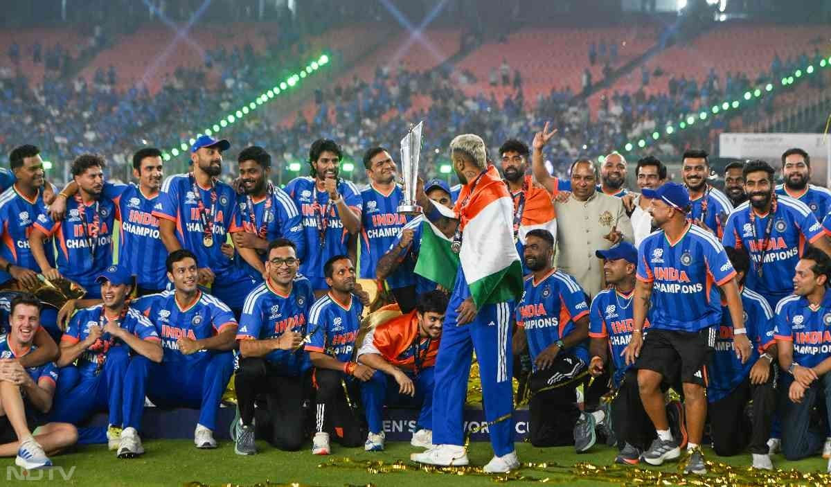 भारतीय टीम वर्ल्ड क्रिकेट की पहली टीम है, जिसने अपने घर पर टी20 वर्ल्ड कप खिताब जीता है.  (फोटो- आईएएनएस)