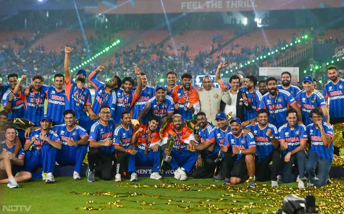 भारतीय टीम  वर्ल्ड क्रिकेट की पहली टीम है, जो तीसरी बार चैंपियन बनी है.  (फोटो- आईएएनएस)