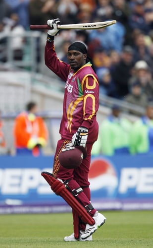 Chris Gayle of the West Indies thanks the crowd after his innings of 88 during their ICC World Twenty20 match against Australia at The Oval in London. (AFP Photo) WT20: AUS vs WI
