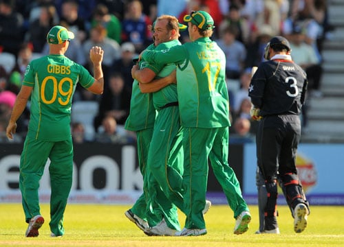 Jaques Kallis celebrates after taking the wicket of Owais Shah during the ICC World Twenty20 match at Trent Bridge in Nottingham. (AFP Photo) WT20: ENG vs SA