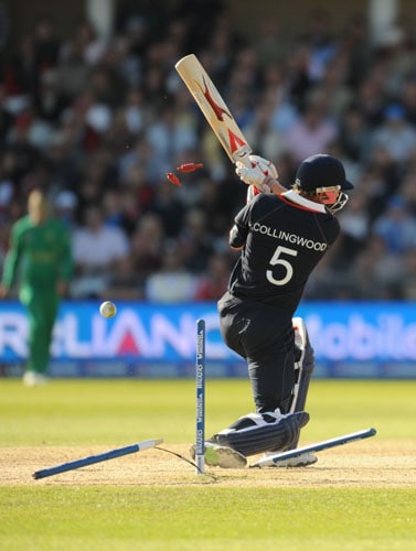 Paul Collingwood is bowled out by Jacques Kallis during the ICC World Twenty20 match at Trent Bridge in Nottingham. (AFP Photo) WT20: ENG vs SA