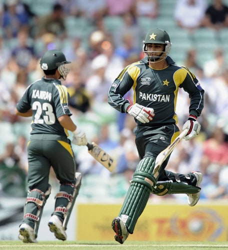 Shahzaib Hasan and Kamran Akmal run to complete a run during an ICC World Twenty20 match against Ireland at the Oval in London. (AFP Photo) WT20: PAK vs IRE