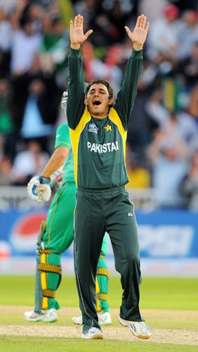 Saeed Ajmal celebrates after taking the wicket of Jacques Kallis during their ICC World Twenty20 semi-final match agaisnt South Africa at Trent Bridge. (AFP Photo) WT20: SA vs PAK