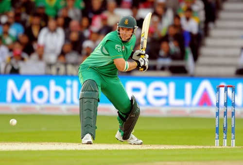 Graeme Smith hits the ball against Pakistan during the ICC World Twenty20 semi-final match at Trent Bridge. (AFP Photo) WT20: SA vs PAK