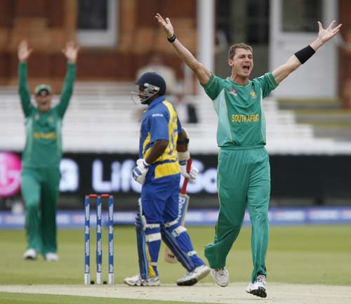 Dale Steyn of South Africa celebrates the wicket of Sanath Jayasuriya of Sri Lanka for Leg Before Wicket, (LBW) during their Twenty20 match prior to the start of the ICC World Twenty20 Cricket World Cup at Lord's ground in London, on Wednesday. (AFP Photo) SA vs SL warm-up match
