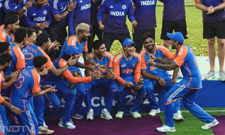 कप्तान सूर्यकुमार यादव ने रोहित शर्मा की तरह जश्न मनाया.