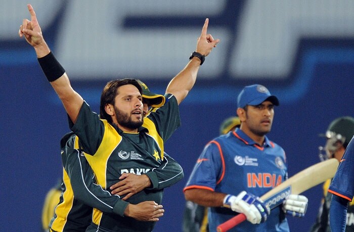 India's performance in the following ICC Champions Trophy was very disappointing as they made an early exit. What added to the frustration was that India lost to archrivals Pakistan as well. Team India's glorious year revisited