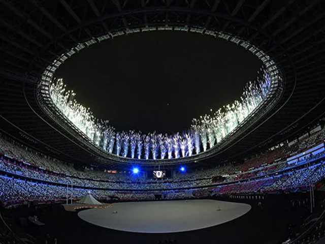 टोक्यो ओलंपिक: ओपनिंग सेरेमनी का भव्य आयोजन, देखें तस्वीरें....