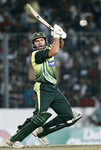 Pakistan's Shahid Afridi plays a shot against India during their ODI match in Dhaka, Bangladesh on June 10, 2008. (AP Photo) 2nd ODI: India vs Pakistan