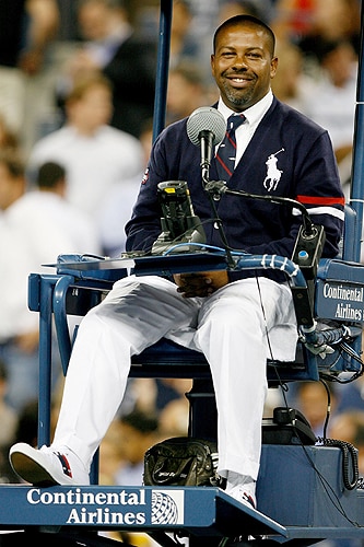 Chair umpire Carlos Bernardes officiates Rafael Nadal vs Gael Monfils of France during day nine of the 2009 US Open at the USTA Billie Jean King National Tennis Center on Tuesday in the Flushing neighborhood of the Queens borough of New York City. (AFP Photo) US Open Day 9