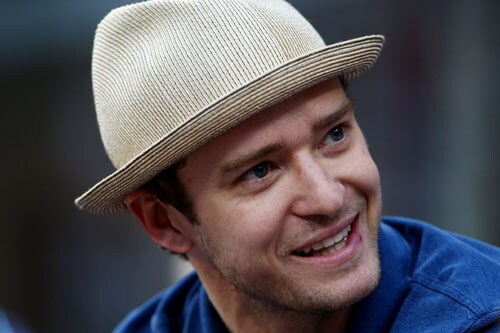 Musician Justin Timberlake watches the men's semi-final during day fourteen of the 2009 US Open in New York. (AFP Photo) US Open Day 14