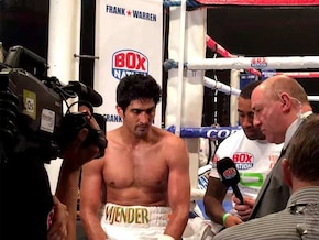 Vijender Singh Arrives in Professional Boxing With a Bang