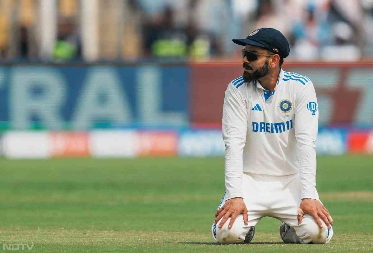 विराट कोहली ने टेस्ट क्रिकेट से संन्यास की घोषणा की जानकारी सोशल मीडिया पर अपने इंस्टाग्राम अकाउंट के माध्यम से दी. कोहली ने अपने भावुक पोस्ट में टेस्ट क्रिकेट के प्रति अपने जुनून, इस प्रारूप से मिली सीख और अपने 14 साल के शानदार सफर को साझा किया. (फोटो क्रेडिट: पीटीआई)