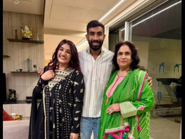 à¤µà¤¿à¤°à¤¾à¤ à¤à¥à¤¹à¤²à¥, à¤¶à¤¿à¤à¤° à¤§à¤µà¤¨ à¤¸à¥ à¤²à¥à¤à¤° à¤°à¤¿à¤à¤à¥ à¤¸à¤¿à¤à¤¹ à¤¤à¤...à¤­à¤¾à¤°à¤¤à¥à¤¯ à¤¸à¤¿à¤¤à¤¾à¤°à¥à¤ à¤¨à¥ à¤à¤¸ à¤¤à¤°à¤¹ à¤¸à¥ à¤¸à¥à¤²à¤¿à¤¬à¥à¤°à¥à¤ à¤à¥ à¤¦à¥à¤ªà¤¾à¤µà¤²à¥