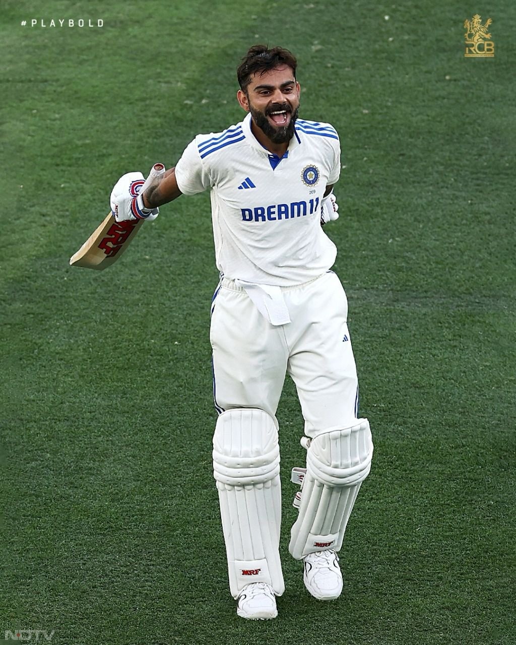 सचिन तेंदुलकर ने लिखा,"तुमने मुझे तुम्हारे दिवंगत पिता से मिला धागा तोहफे में दिया था. यह मेरे लिये काफी निजी चीज थी लेकिन तुम्हारी भावना ने मुझे छू लिया और आज तक उसे भूल नहीं पाया हूं. मेरे पास बदले में देने के लिये धागा नहीं है लेकिन मेरी प्रशंसा और शुभकामनायें तुम्हारे साथ हैं. तुम्हारी असल विरासत असंख्य युवा क्रिकेटरों को खेल को चुनने के लिये प्रेरित करना रही है. सचिन तेंदुलकर ने 21 साल तक पूरे देश की अपेक्षाओं का बोझ उठाया और अब हमारी बारी है कि उन्हें कंधे पर बिठायें. क्या शानदार टेस्ट कैरियर रहा । तुमने भारतीय क्रिकेट को रन से भी ज्यादा बहुत कुछ दिया. तुमने जुनूनी प्रशंसकों और खिलाड़ियों की एक नयी पीढी दी. बधाई."
