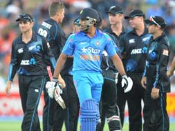2nd ODI: New Zealand win by 15 runs, India lose No. 1 ranking