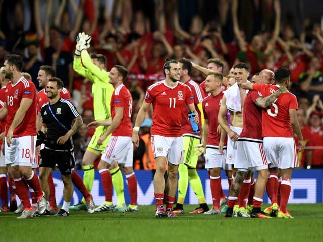 Photo : Euro 2016: Wales Beat Russia to Top Group B, England Stutter Into Last 16