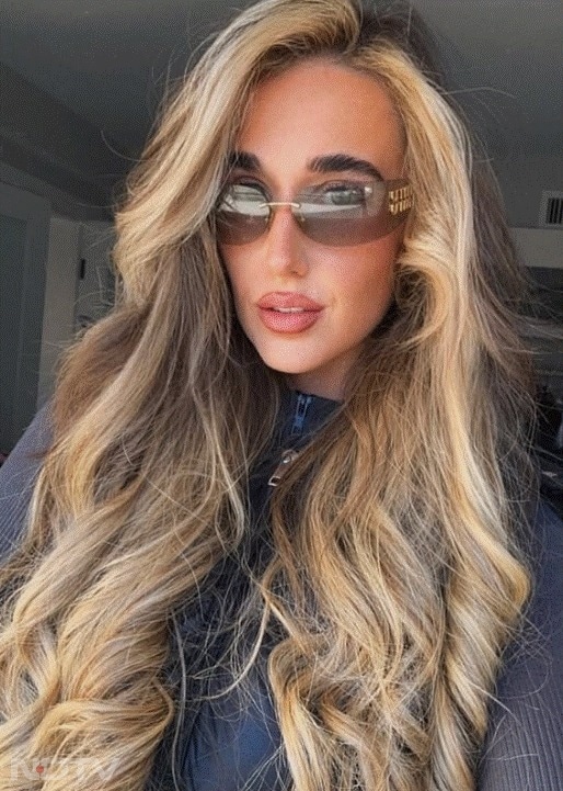 आयरलैंड की रहने वालीं  सोफी प्रोडक्ट कंसल्टेंट हैं और अबू धाबी में एक कंपनी में सेकेंड वाइस प्रेसिडेंट की पोस्ट पर काम करती है.