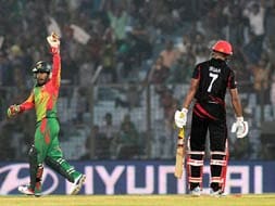 Photo : World Twenty20: B'desh through to Super-10, Nepal stun Afghanistan
