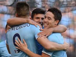 Manchester City rout United in derby match