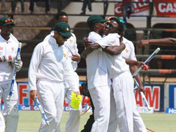 Zimbabwe square Test series with Pakistan after shock win