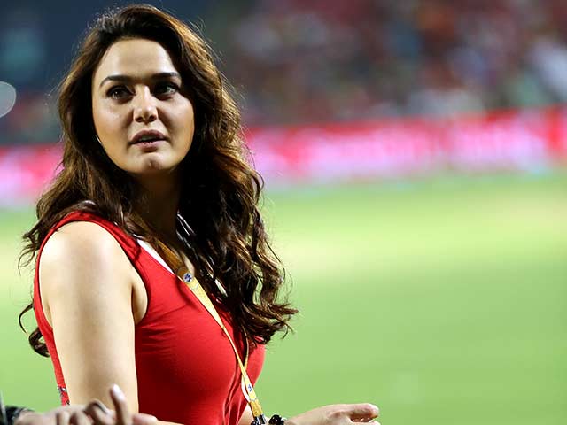 IPL 2015: Preity Zinta Dazzles for Kings XI Punjab