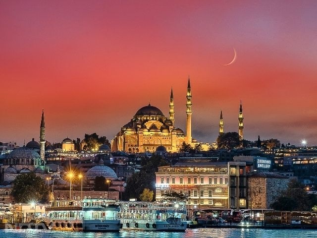 2. Turkey:
Turkey bridges Europe and Asia with attractions such as Hagia Sophia, Cappadocia's hot-air balloons, and Pamukkale's thermal pools. Indians can obtain an e-visa online or enter with a valid US, UK, Irish, or Schengen visa.
