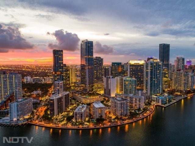 4. United States: In the US, Indian food combines nostalgia with innovation. Cities feature both regional specialities and modern fusion dishes, catering to diverse tastes with familiar comfort and fresh twists.