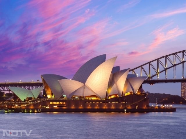 5. Australia: Sydney and Melbourne lead Australia's Indian food scene. From casual street eats to upscale dining, the menus balance tradition with creativity, ensuring plenty of options across markets and restaurants.