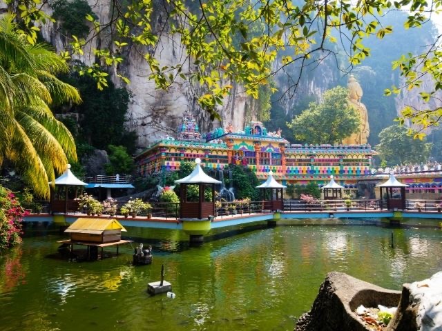 8 Countries With More Than One Capital To Visit
