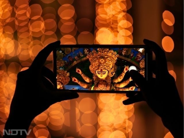 Kolkata for Durga Puja: Experience the unmatched grandeur of Kolkata's Durga Puja with themed pandals, idol artistry, and community feasts during the last week of September to early October. Immerse yourself in cultural shows, savour bhog, and explore the city's vibrant street food and shopping, all set against the backdrop of the iconic Howrah Bridge.