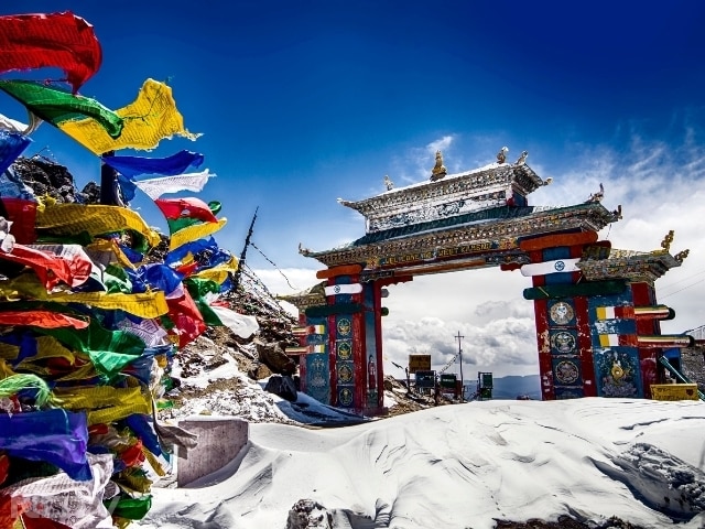 9. Tawang, Arunachal Pradesh: Bordered by Tibet and Bhutan, Tawang is one of the most beautiful and scenic places one can ever visit. The natural beauty and solitude of Gudpi and Chong-Chugmi ranges, Tawang Chu River and Tawang valley are mesmerising.