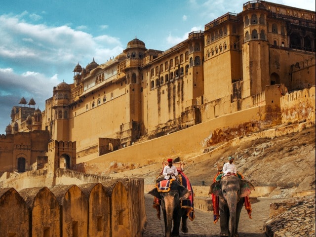 Exploring Rajasthan's Royal Past: 5 Forts You Can't Miss