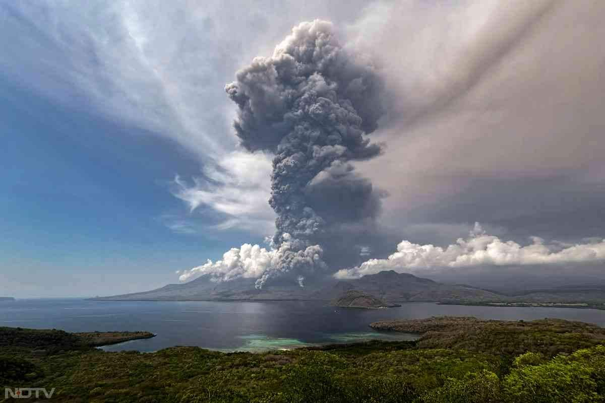 The eruption on November 3 was the first of many since that day. The province in which the volcano is located is roughly 800 km from Bali.