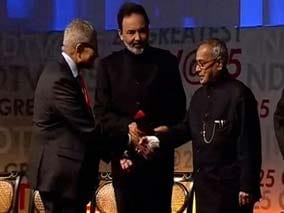 Amartya Sen receives the Award from President Pranab Mukherjee