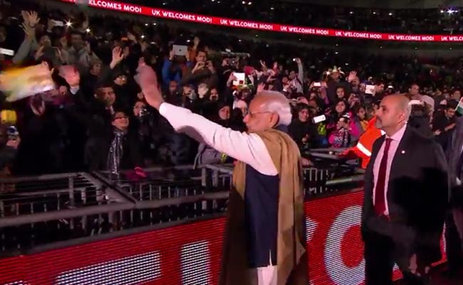 वेम्बले स्टेडियम में पीएम मोदी का जोरदार स्वागत - LIVE अपडेट