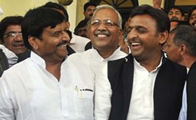 Akhilesh Yadav, At War With Uncle Shivpal, Gets Support From Another Uncle