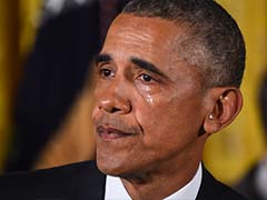 अमेरिका में बंदूकों पर लगाम की गुहार लगाते हुए रो पड़े बराक ओबामा