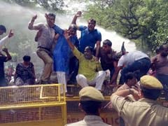 Protest Politics in Delhi as BJP Hits Out at Arvind Kejriwal, AAP at Smriti Irani