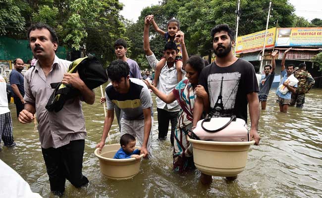 चेन्नई में फिर बारिश, 45 में से 15 लोगों की मौत बिजली न होने की वजह से हुई