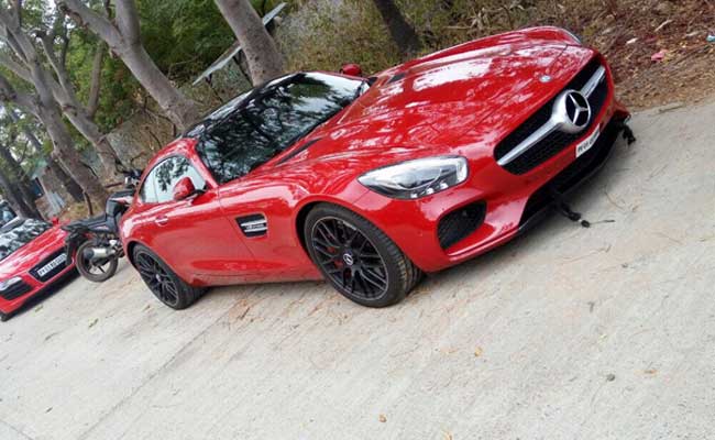 चेन्नई : शोर मचाकर सड़क पर लगा रहे थे रेस, पुलिस ने पकड़ीं 30 करोड़ की सुपरकारें