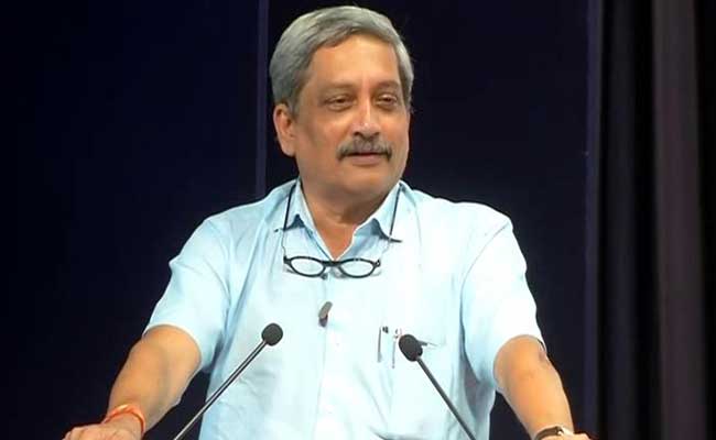 सर्जिकल स्ट्राइक का श्रेय सेना को जाता है, लेकिन फैसला सरकार ने लिया : मनोहर पर्रिकर