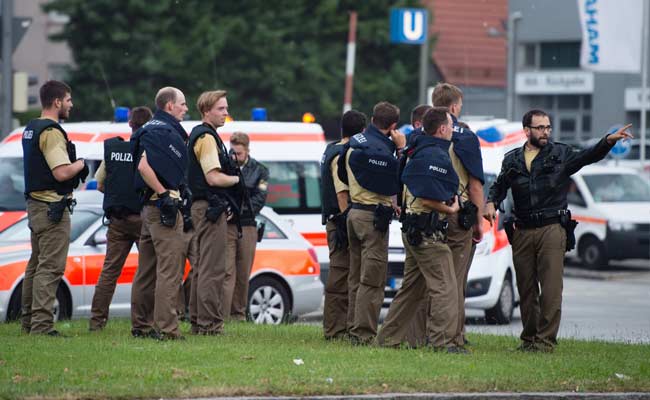 10 Killed In Munich Mall Shooting, Police Say Lone Shooter Committed Suicide