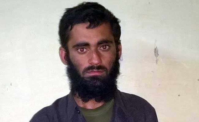 जम्मू-कश्मीर में जिंदा पकड़ा गया एक और पाकिस्तानी आतंकी, चार आतंकी ढेर