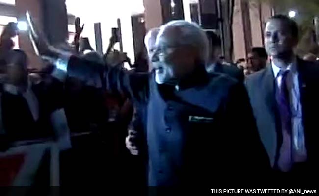PM Modi Gets Big Welcome From Indians at New York's Waldorf Hotel