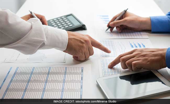 Union Budget 2017: Income Tax Rates Dropped, See Details Here Union Budget 2017: Income Tax Rates Dropped, See Details Here