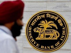 महंगाई की चिंता में RBI ने 2 महीने में दूसरी बार रेपो रेट बढ़ाई, महंगा हो सकता है होम और कार लोन, 5 बातें महंगाई की चिंता में RBI ने 2 महीने में दूसरी बार रेपो रेट बढ़ाई, महंगा हो सकता है होम और कार लोन, 5 बातें