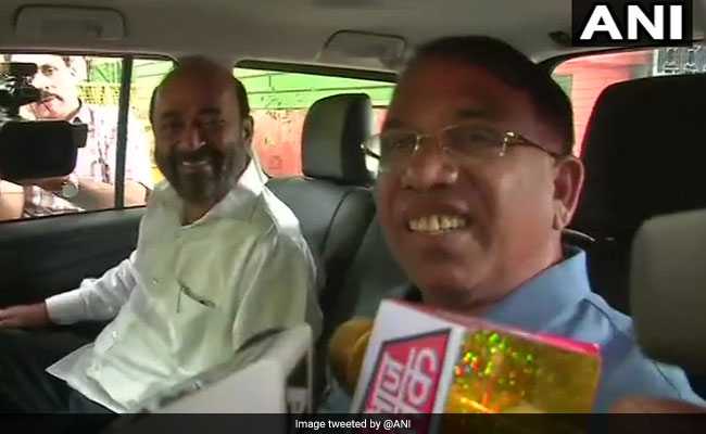 गोवा में कांग्रेस को झटका, अमित शाह से मुलाकात के बाद 2 विधायकों ने बीजेपी ज्वाइन करने का ऐलान किया