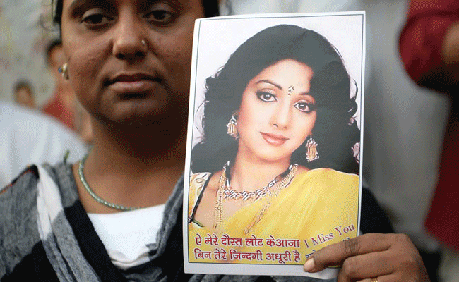Celebs, Fans Catch A Last Glimpse Of Sridevi Before Her Funeral: Updates Celebs, Fans Catch A Last Glimpse Of Sridevi Before Her Funeral: Updates